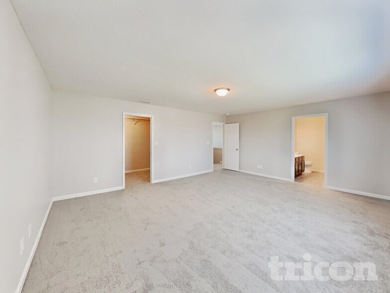 Building Photo - 7538 Mather Ln