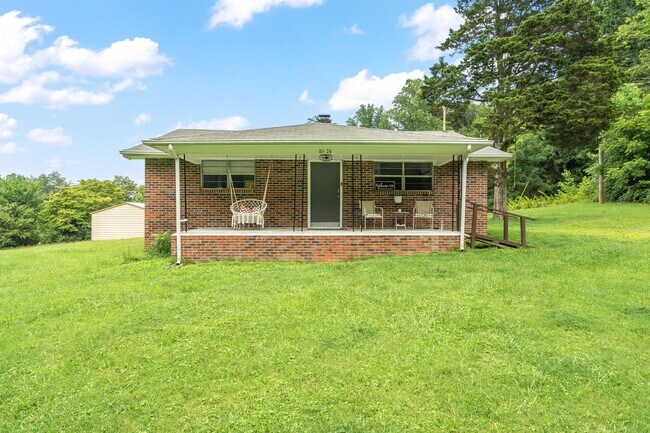 Building Photo - 8624 Walnut Springs Ln