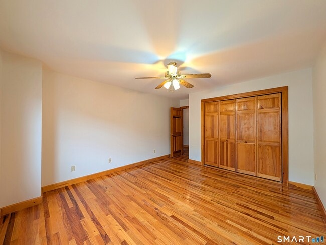 Building Photo - 434 Main St