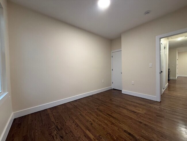 Building Photo - 165 Danforth Ave