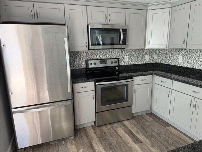 Building Photo - 2503 NE 33rd Ct