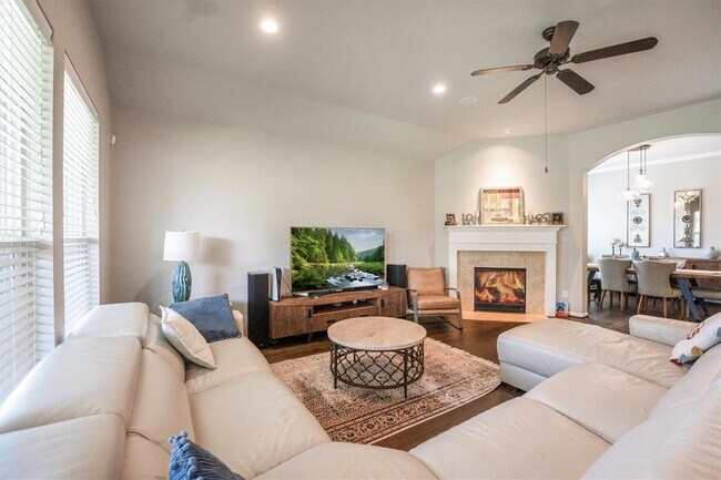 Primary Photo - 25227 Hawthorne Blossom Dr
