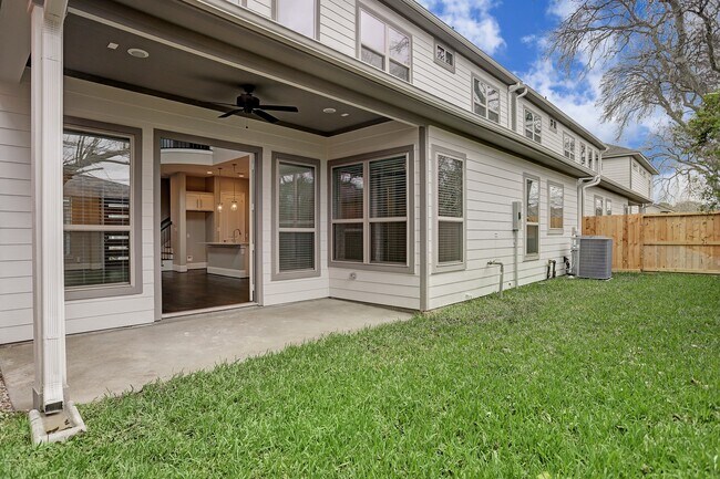 Building Photo - 4851 Benning Dr