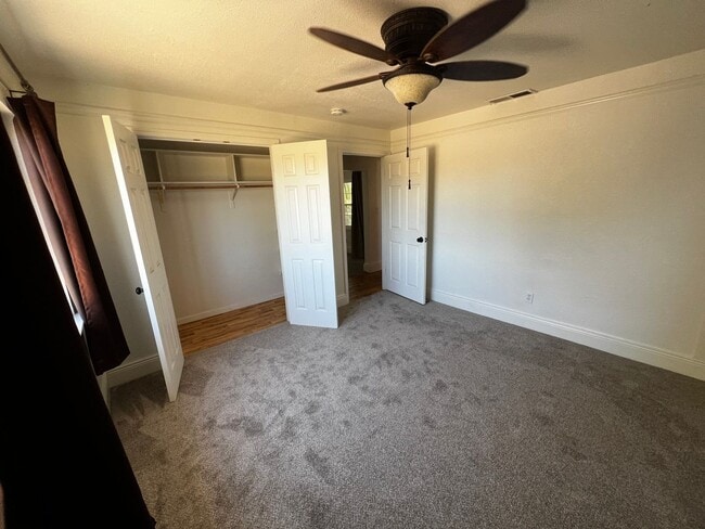 Building Photo - Nice two bedroom two bath home away from the city in Elverta, CA.