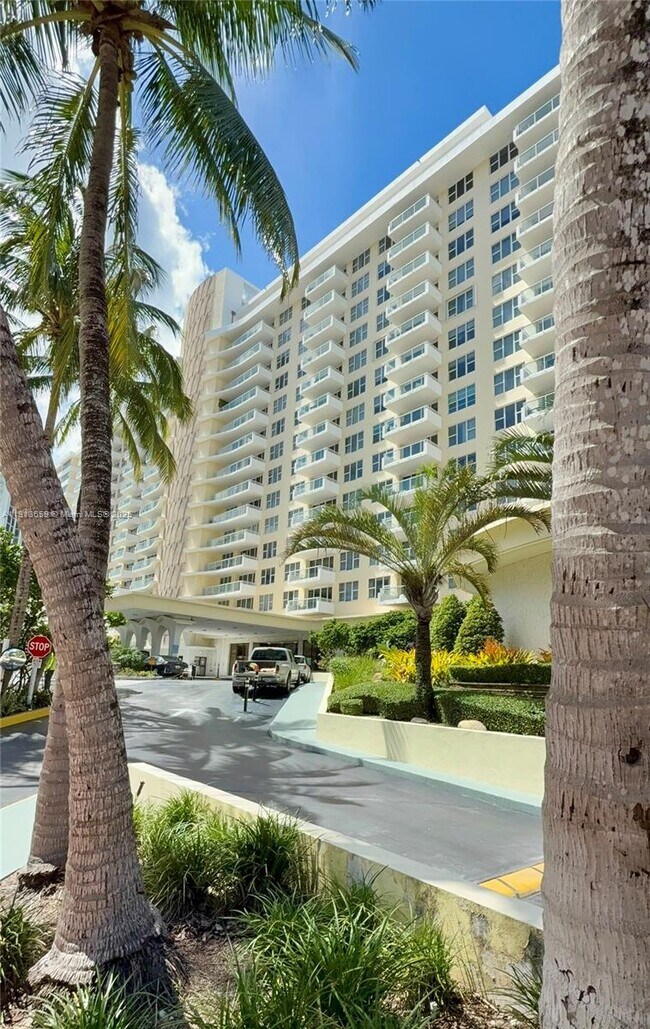 Building Photo - 5600 Collins Ave
