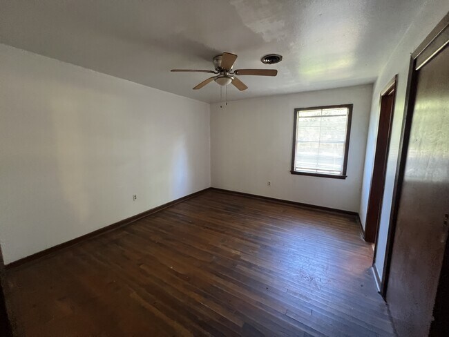 Building Photo - 251 Catalina Cir