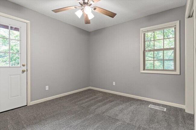 Building Photo - 1204 Timesville Rd