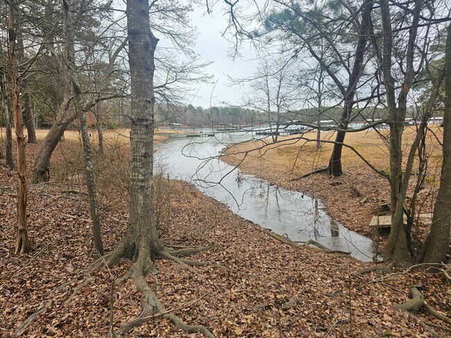 Building Photo - 2 Bedroom 2 Bathroom