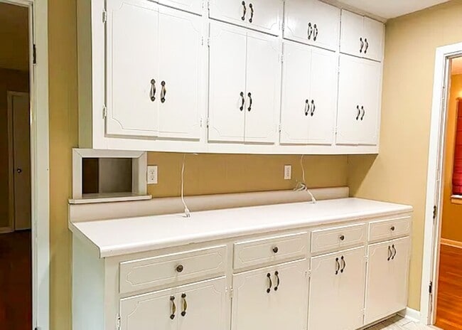 Building Photo - 3 Bed 2 Bath in Jville!