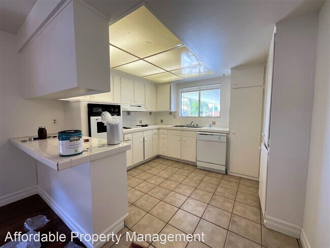 Building Photo - 4 br, 2 bath House - 2535 Capitola Court