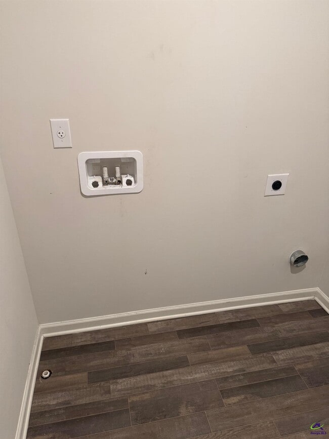 Building Photo - 102 Price Ml Trl