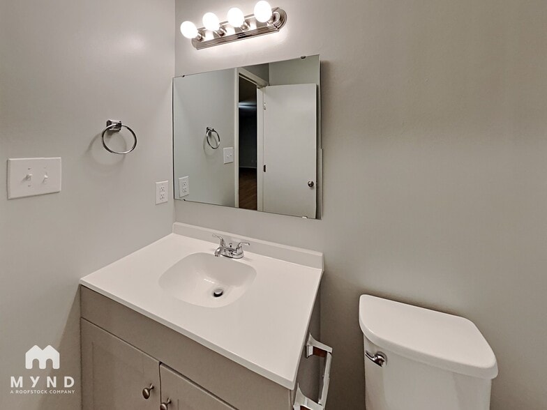 Building Photo - 4629 Longbriar Dr