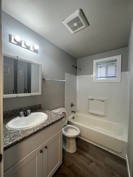Building Photo - Briar Rose Apartments