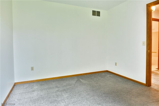 Building Photo - 2237 Cadwallader Sonk Rd