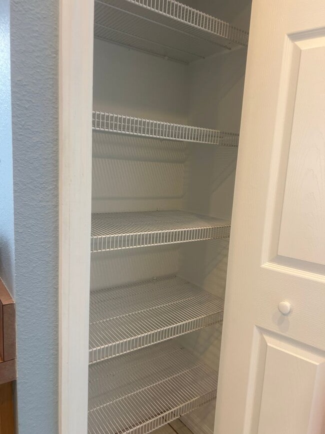 Building Photo - PENDING - 3BR/2BA Single Family Home