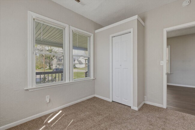 Building Photo - 720 Forbes St