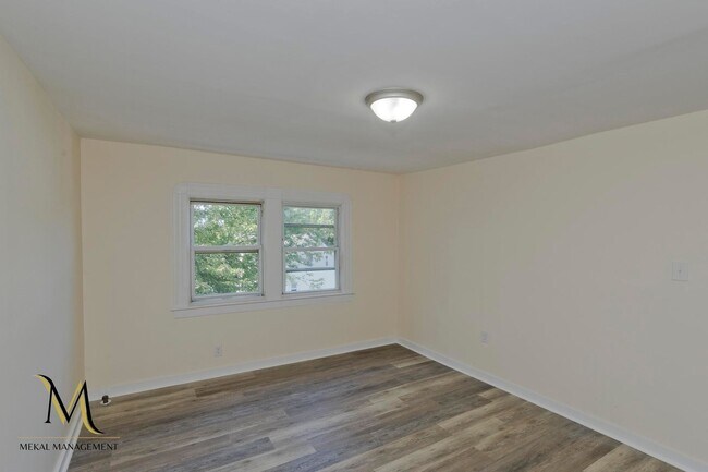 Building Photo - 20 Sachem St