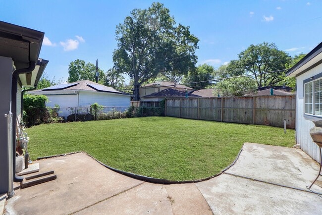 Building Photo - 5951 Yarwell Dr