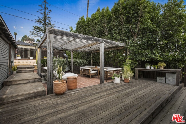 Building Photo - 5215 Almaden Dr