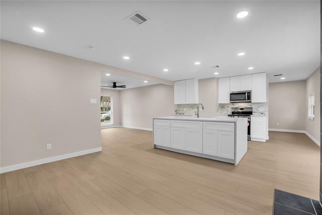 Building Photo - 1913 Fairfield Dr