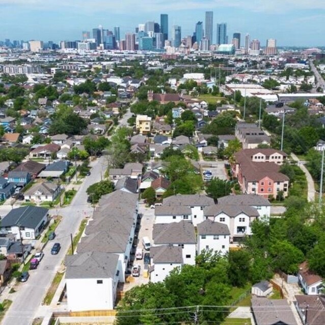 Building Photo - 131 Eastwood St