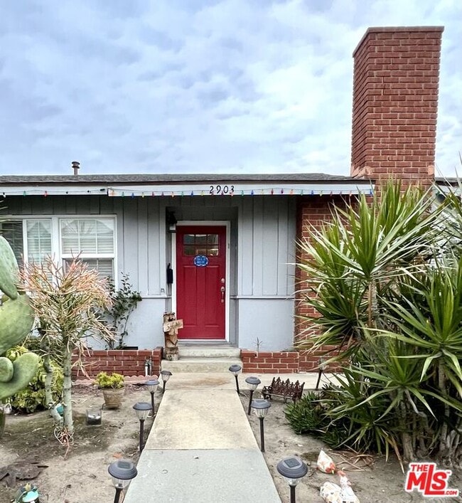 Building Photo - 2903 W Carson St