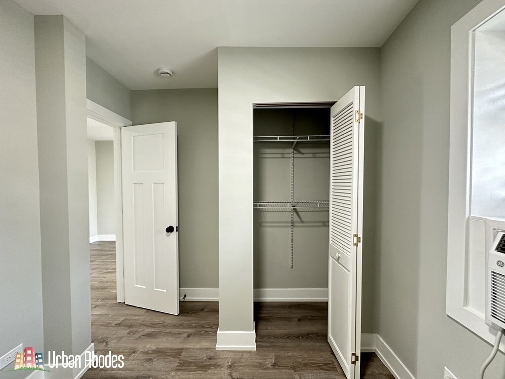 Building Photo - 503 W Belmont Ave