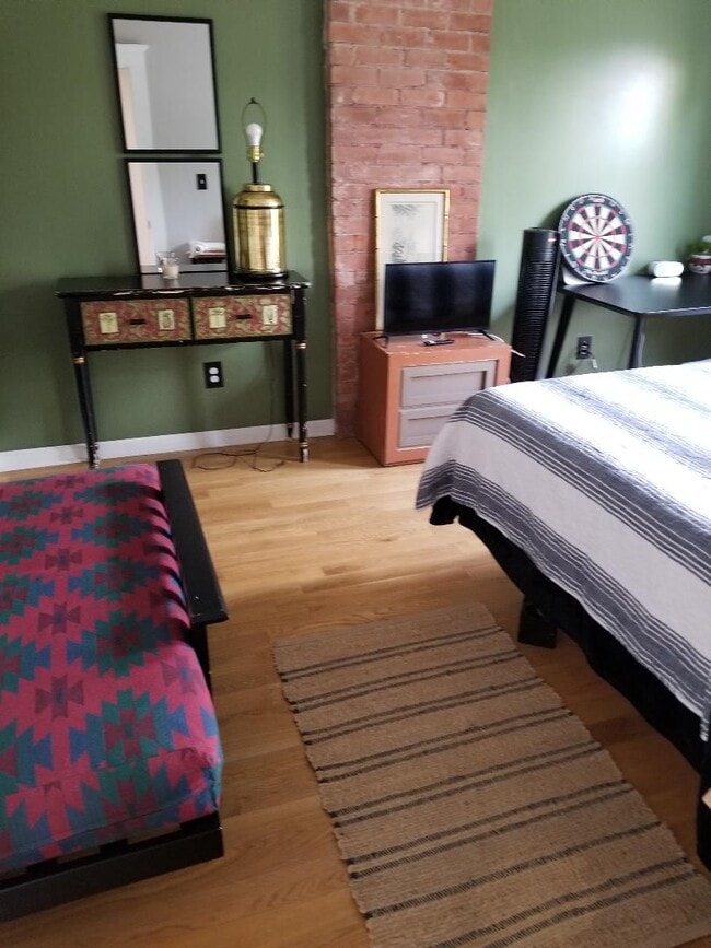 Building Photo - 306 E Bethune St