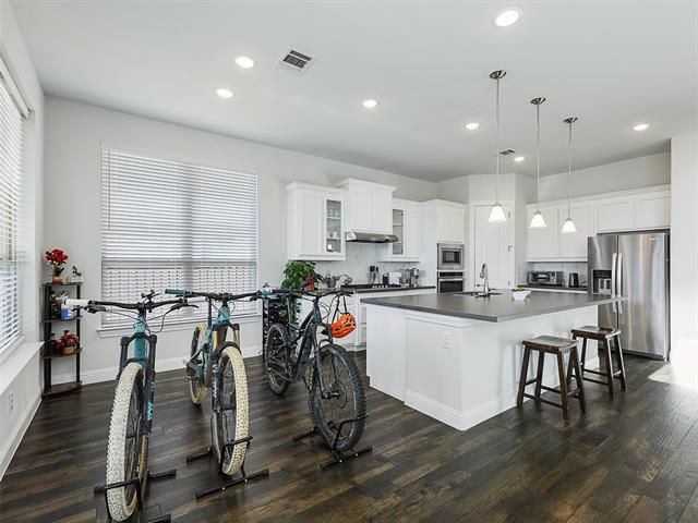Building Photo - 1820 Amazon Dr