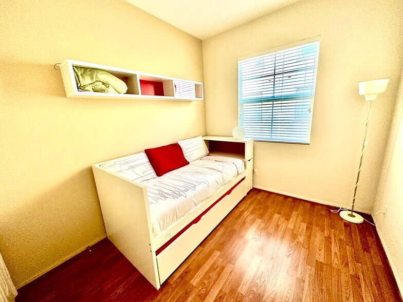 Building Photo - 2860 Escala Cir