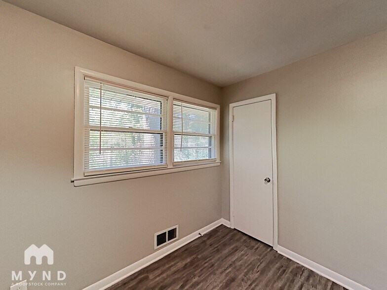 Building Photo - 3945 Camellia Trail