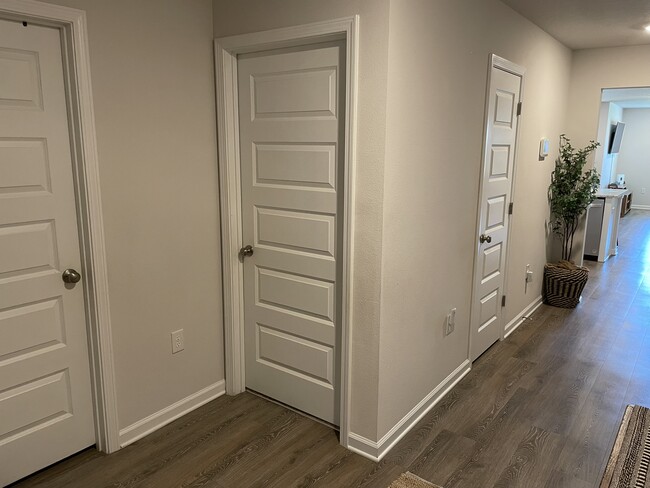 Building Photo - 5240 Peach Dr