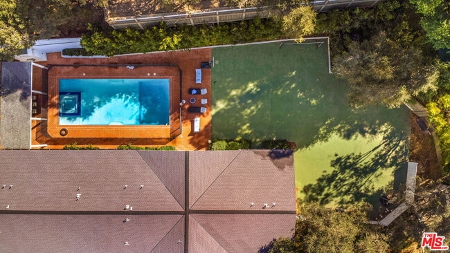 Building Photo - 9669 Oak Pass Rd