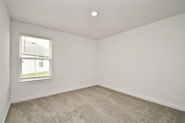 Building Photo - 30330 Reagans Rnch Dr