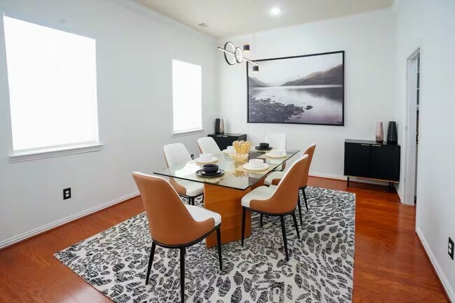 Building Photo - 5625 Dolores St