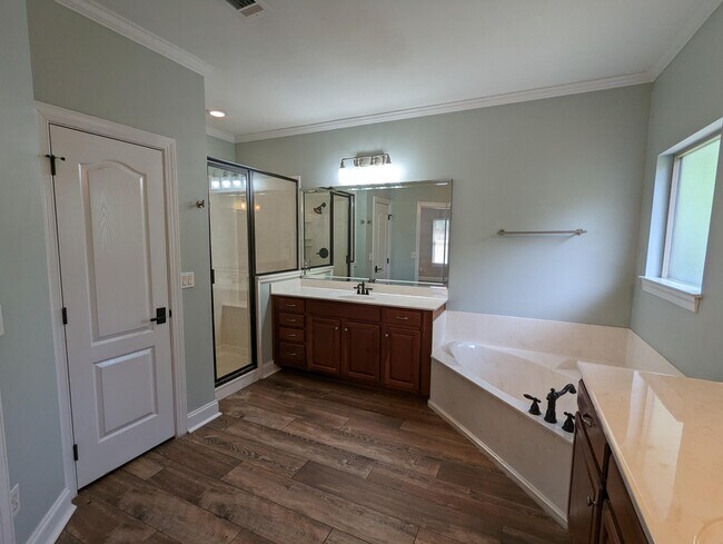 Building Photo - 1789 Ravenna Dr