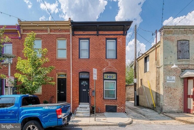 Building Photo - 106 S Castle St