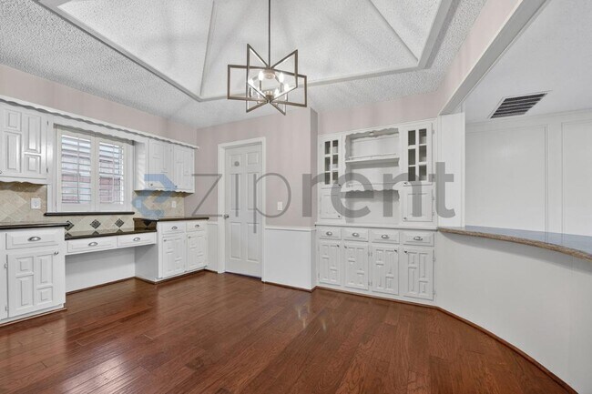 Building Photo - 2501 Bluffton Dr