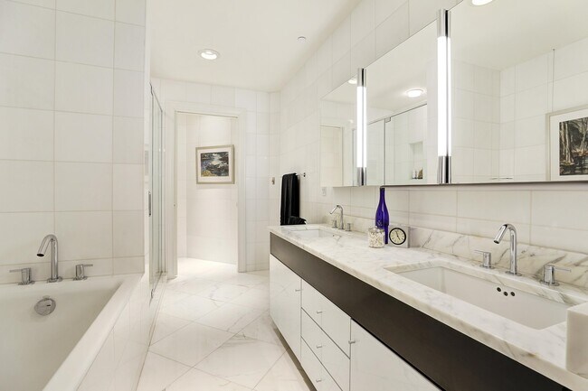 Building Photo - 3 Henley Pl