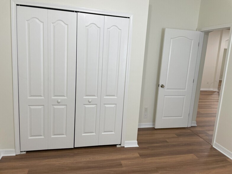 Guest Bedroom # 1 Closet - 27325 Edenfield Dr