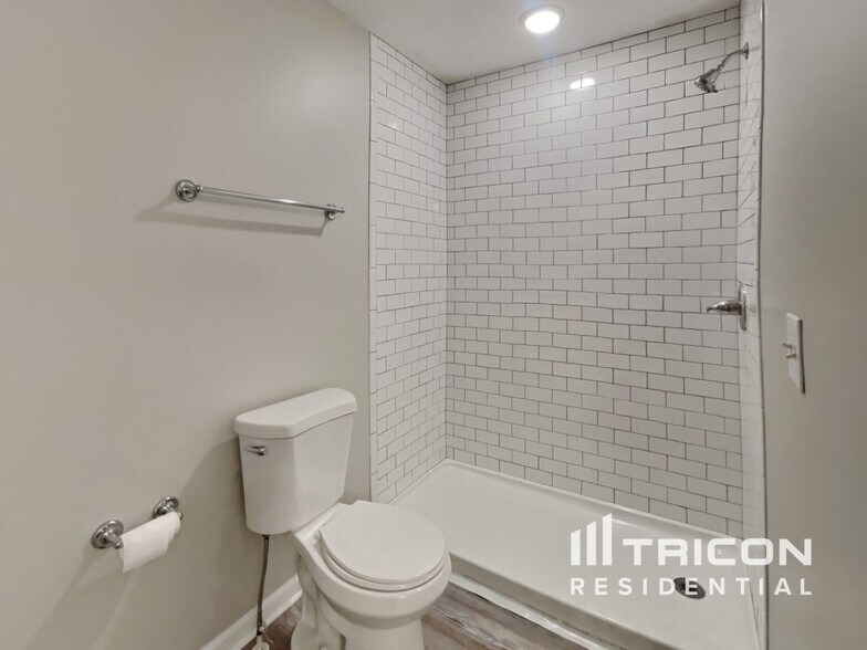 Building Photo - 1094 Tomahawk Pl