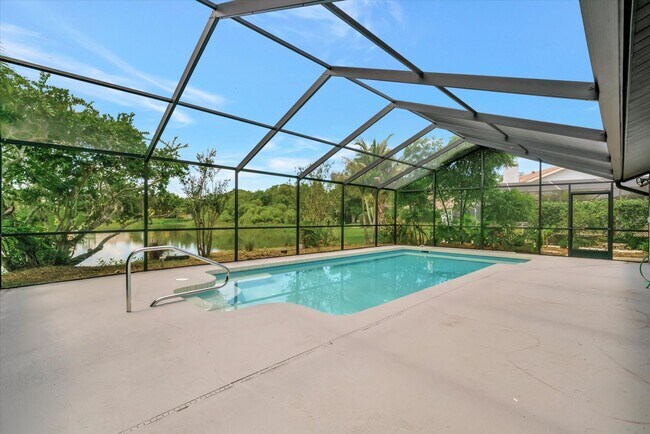 Building Photo - Stunning 3 Bed/ 2 Bath Pool Home in Longwood Run ~ UTC
