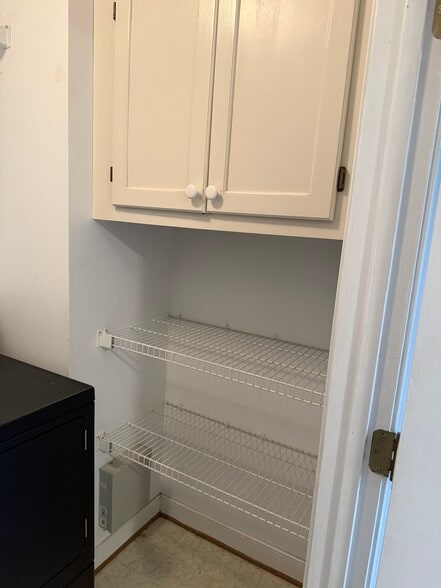 Laundry room - 1402 Groton Ct