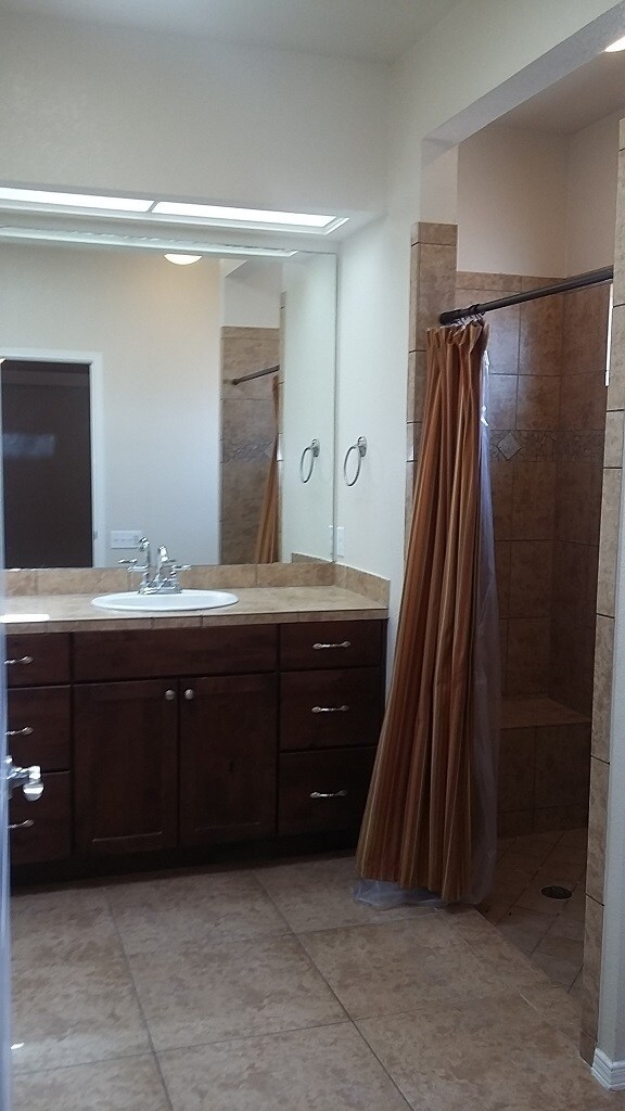 Building Photo - 4 Bedrooms 3 Baths EnergyStar Home