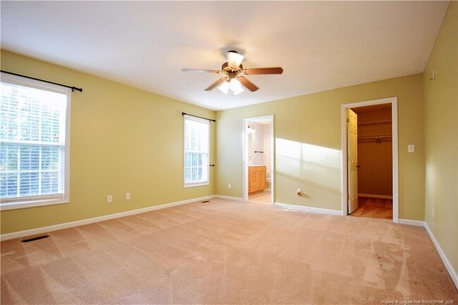 Building Photo - 42 Mayflower Ct