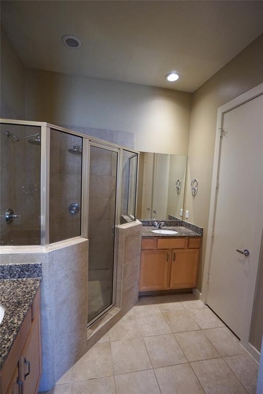 Building Photo - Elegant Gated Townhome Offering Unparallel...