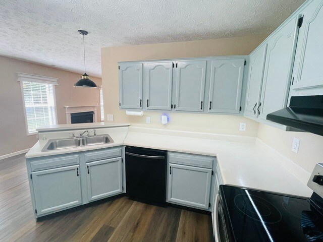 Building Photo - 203 Devonshire Dr