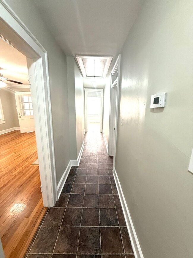 Building Photo - ** 3 Bed 2 Bath Located beside Huntingdon ** Call 334-366-9198 to schedule a self tour