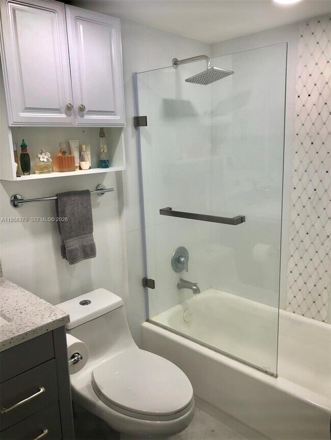 Building Photo - 358 Markham P