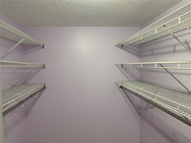 Building Photo - 1750 NE 191st St